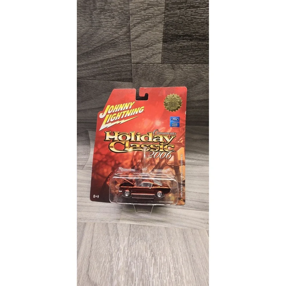 Johnny Lightning 1965 Ford Mustang 2+2 Fastback 2006 Holiday Classic Ornament